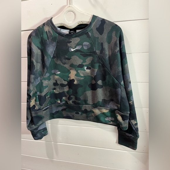 💚 NIKE – Dri-FIT Camo Cropped Sweatshirt – Size M - Picture 12 of 12